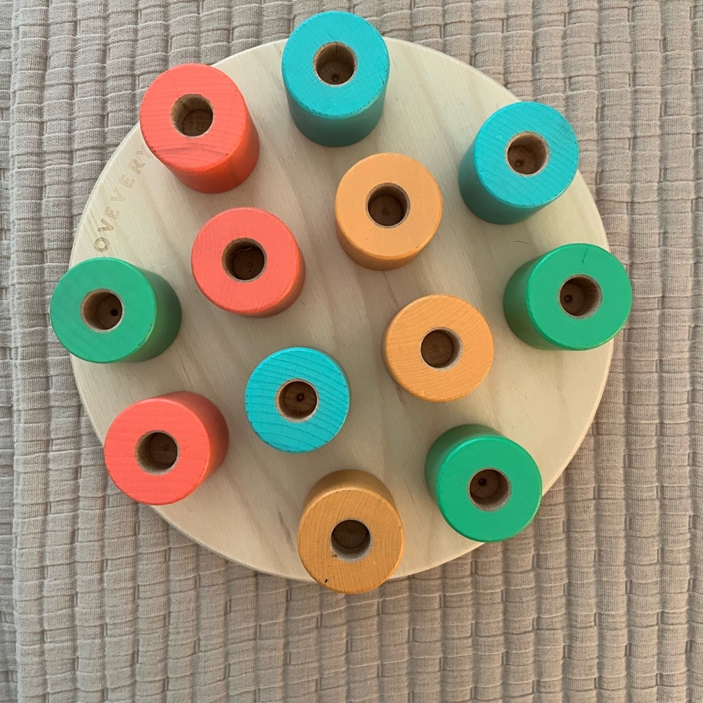 LOVEVERY Wooden Peg Stacking Board